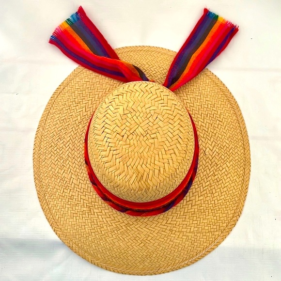 Accessories - Straw Hat With Colorful Band / Host Pick